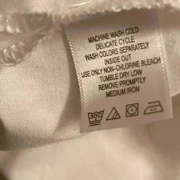 Denim 24 long sleeve white button blouse size 32w. - Picture 6 of 6